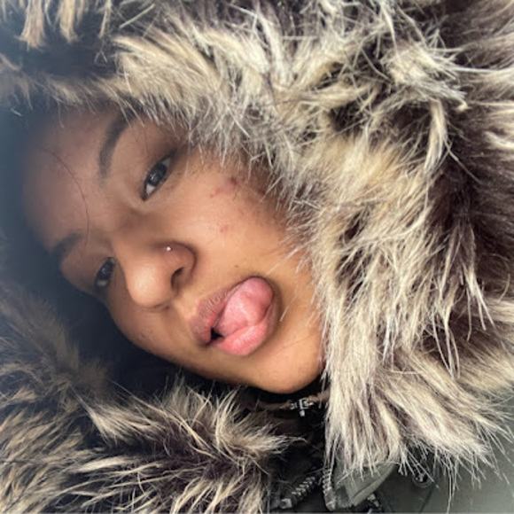 Meet your Posher, Lisvet - Picture 1 of 1